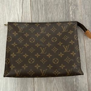 LOUIS VUITTON Monogram toiletry bag 26